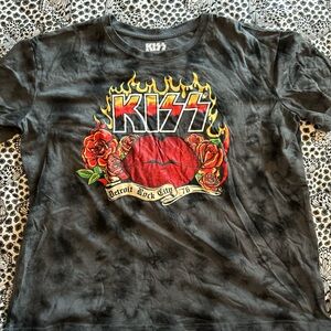 KISS Black Tee with Red Lip, Yellow Flames & Red Roses